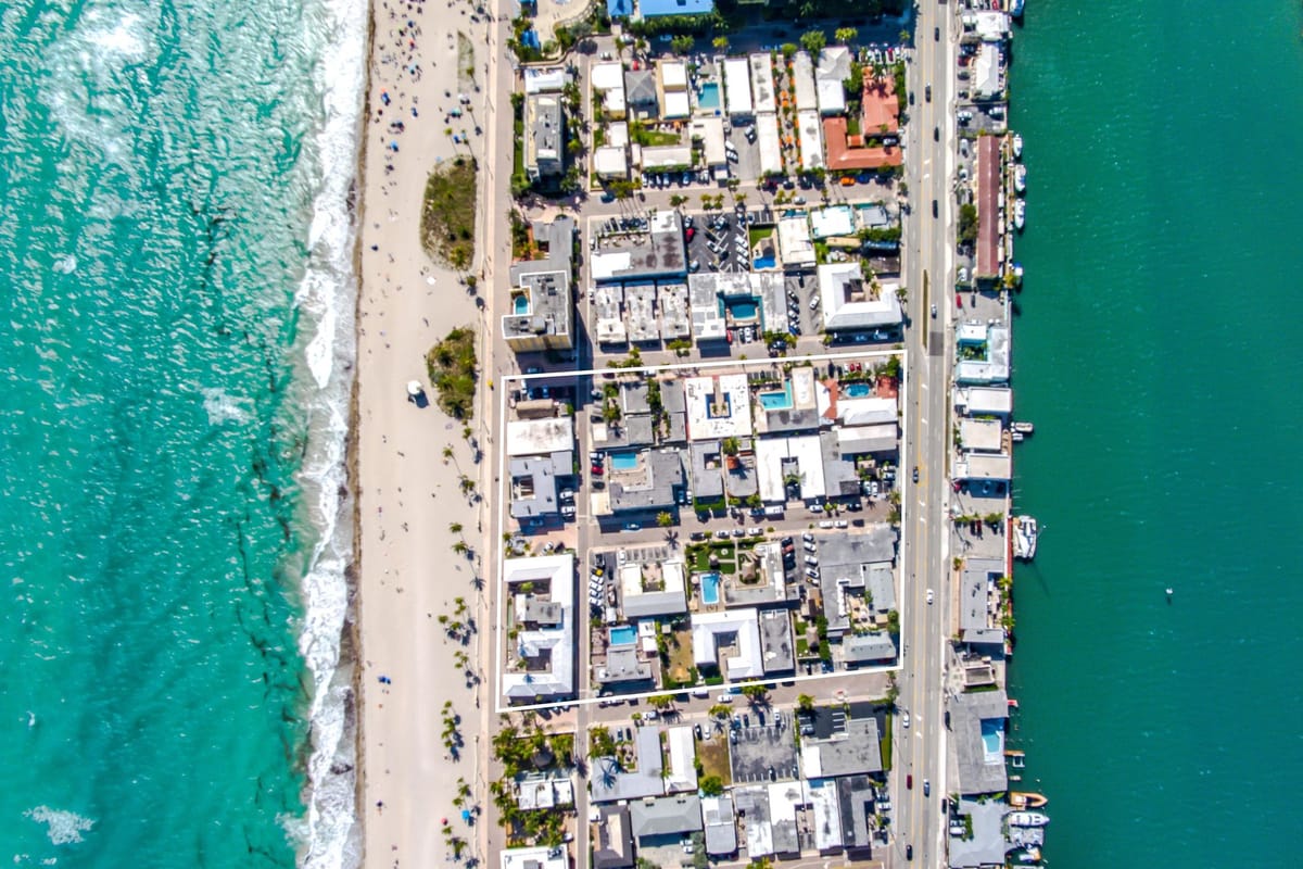 Hollywood Beach from the air, midway between Miami and Fort Lauderdale